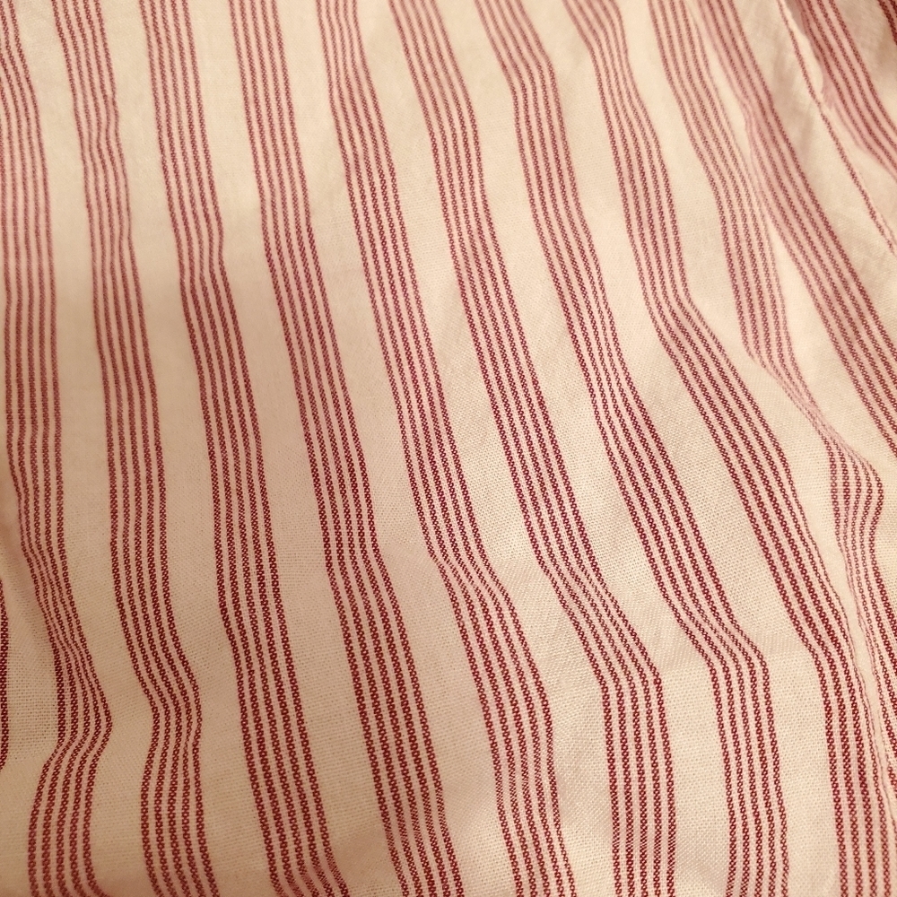 Abercrombie & Fitch striped blouse (burgundy and white). Cropped. Women size L. - Picture 7 of 7